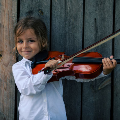 Orchestra Lumos’ educational initiatives reach more than 5,000 students in the Fairfield County area each year. We offer programs for kids in all age and ability levels if they are studying music.